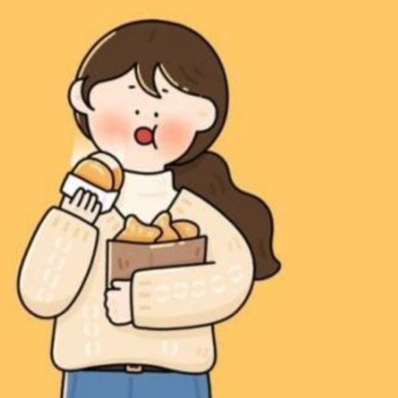 Profile Picture of Adriana Devargas (@adrianadevarg) on Poshmark