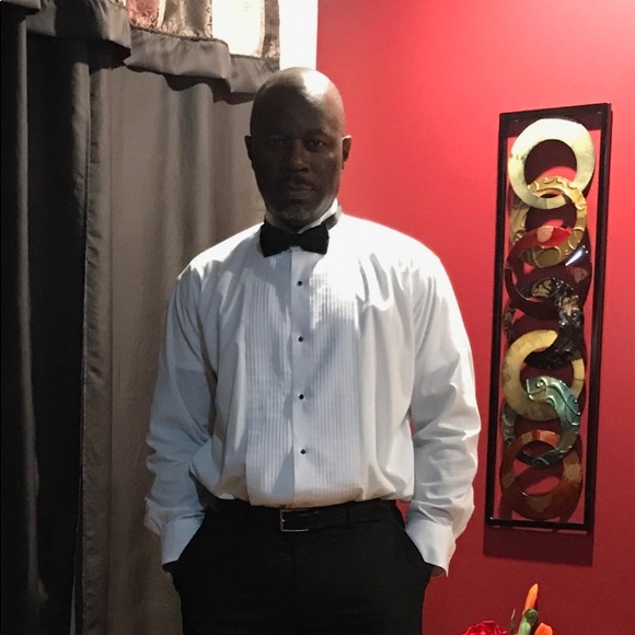 Profile Picture of Gordon Jackson (@gjayy15) on Poshmark
