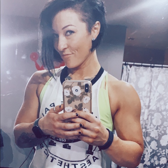 Profile Picture of Amanda Sparkman (@mandanicole1924) on Poshmark