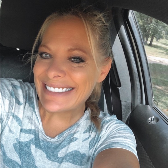 Profile Picture of Trinity Bonner (@trinitybonner) on Poshmark