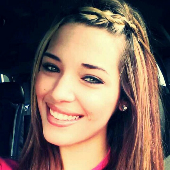 Profile Picture of Jordan Alvarez (@jordanmarie1234) on Poshmark
