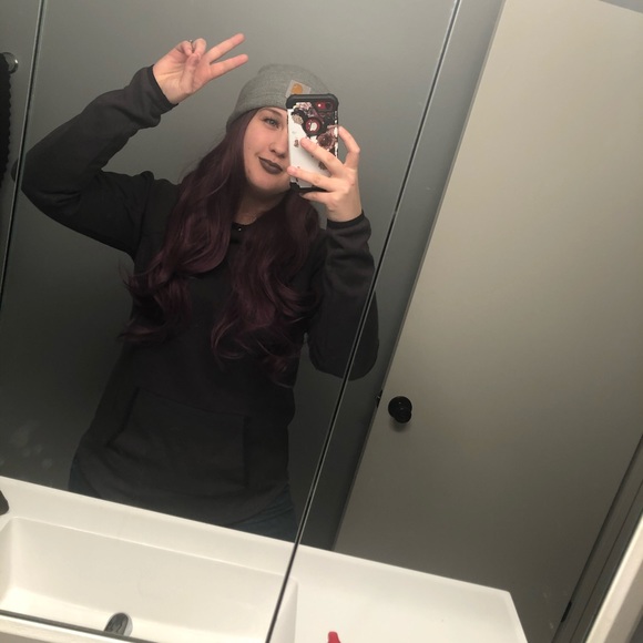 Profile Picture of Elizabeth Devlin (@kimball77) on Poshmark