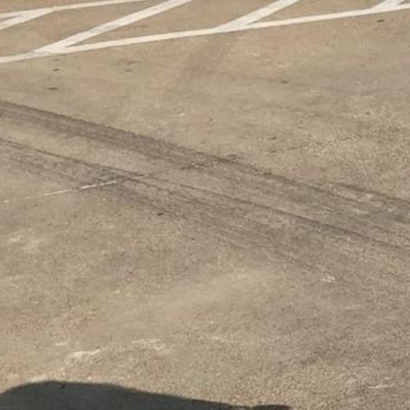 Profile Picture of Mahalia Adams (@mahalia01_) on Poshmark