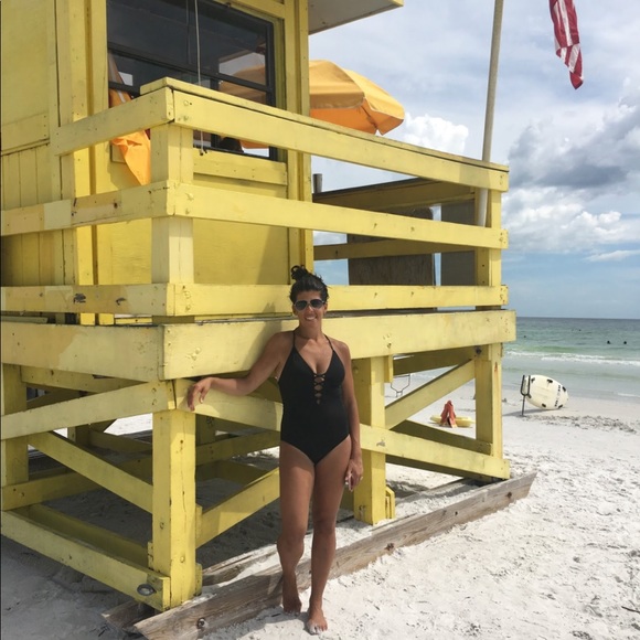 Profile Picture of Talia Broems (@taliarb3) on Poshmark