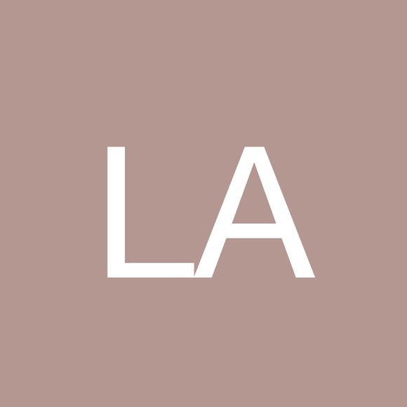 Profile Picture of Lynn Agoha (@lynn78agoha) on Poshmark