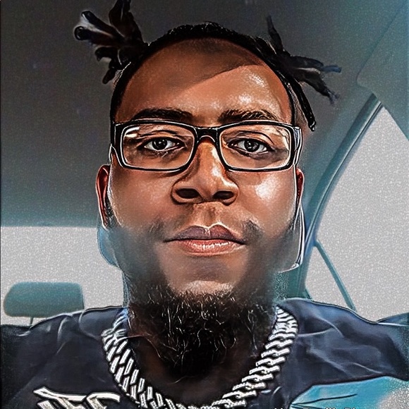 Profile Picture of Joshua Lanier (@ssred2592) on Poshmark