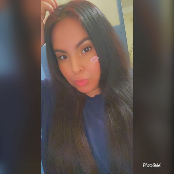 Profile Photo of Adriana Lagunas (@alag0493) on Poshmark