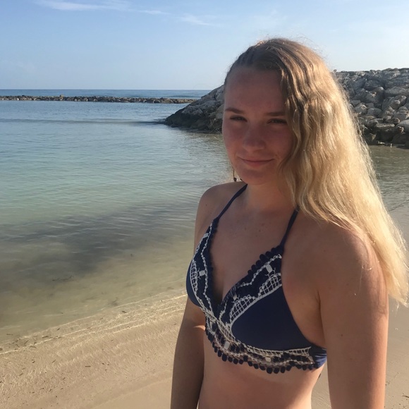 Profile Picture of Maya Jones (@mayajones23) on Poshmark