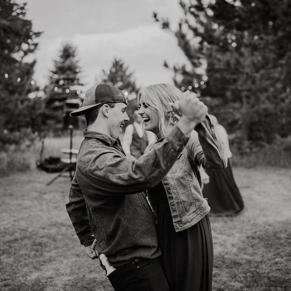 Profile Picture of Nicole Borstner (@nicoleborstner) on Poshmark