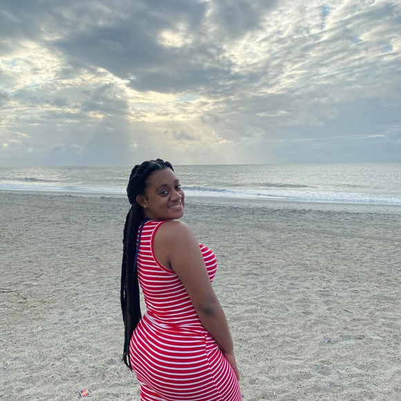 Profile Picture of Alyssa Archey (@alyssa_archey1) on Poshmark