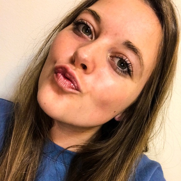 Profile Picture of Isabel Agrimson (@iagrimson) on Poshmark