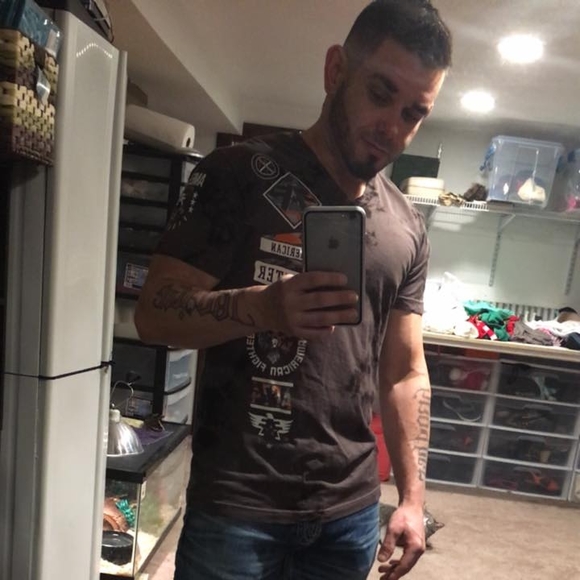 Profile Picture of Matthew Cook (@cook12584) on Poshmark