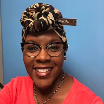 Profile Picture of Shari Brown (@sharibrown93) on Twitter