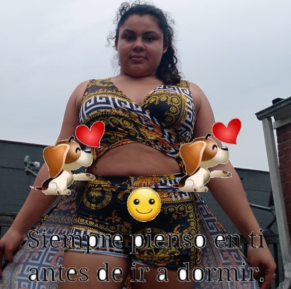 Profile Picture of Alejandra Ladino (@alejandraladino) on Poshmark