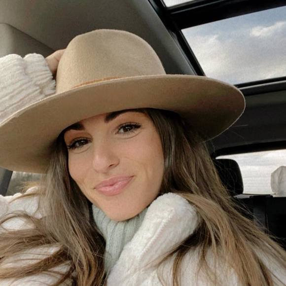 Profile Picture of Emily Fiebernitz (@emfieb) on Poshmark