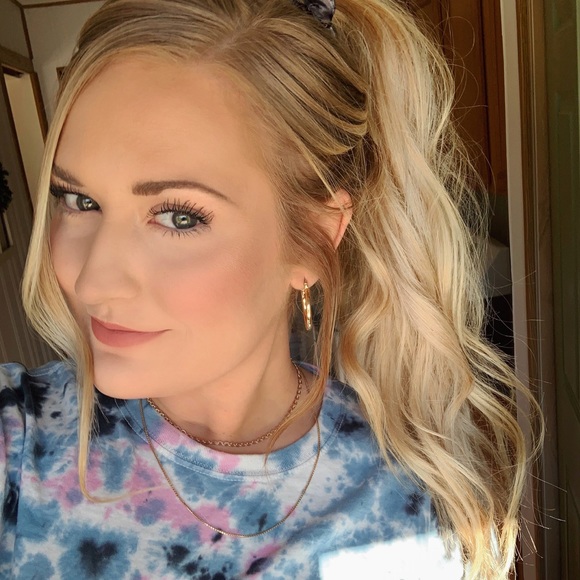 Profile Picture of Shelby Rocheleau (@s_rocheleau) on Poshmark