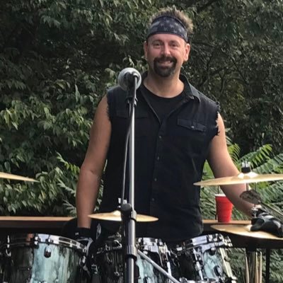Profile Picture of Michael Liszewski (@mikeski023) on Twitter