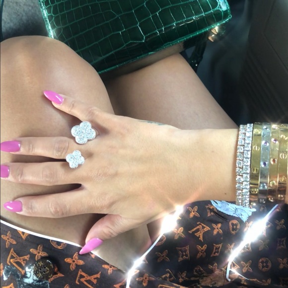 Profile Picture of Margaret Murzynska (@polish_doll) on Poshmark