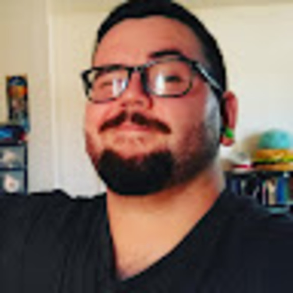 Profile Picture of Aaron Enrriques (@aaronenrriques) on Poshmark