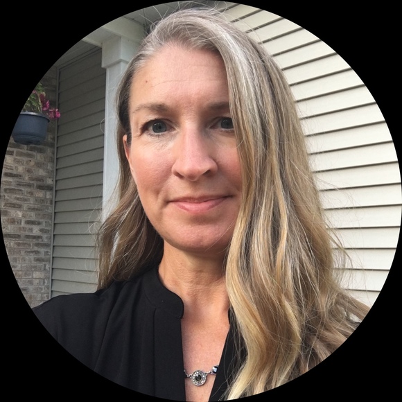 Profile Picture of Shelly Stewart (@shellystew264) on Poshmark
