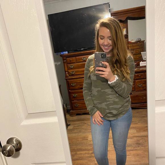 Profile Picture of Tabitha Bryant (@tabitha_bryant) on Poshmark