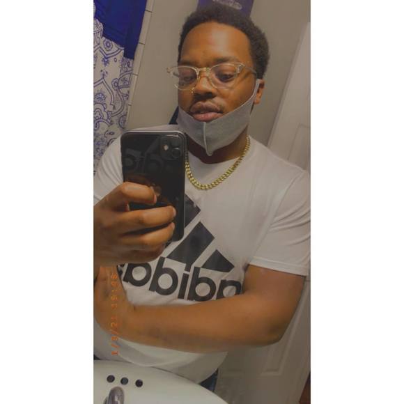 Profile Picture of Clayton Porter (@clayton009) on Poshmark