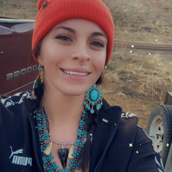 Profile Picture of Brandy Zwiebel (@zwiebelbrandy) on Poshmark