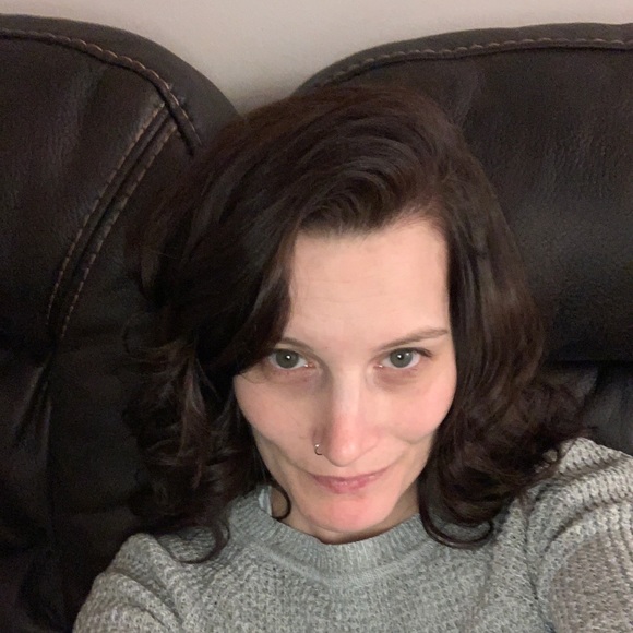 Ashley Betteridge - Poshmark Profile Picture of Ashley Betteridge (@abetteridge83) on Poshmark