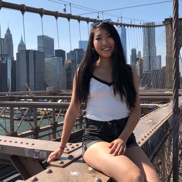 Profile Picture of Lily Deng (@lilydalechicken) on Poshmark