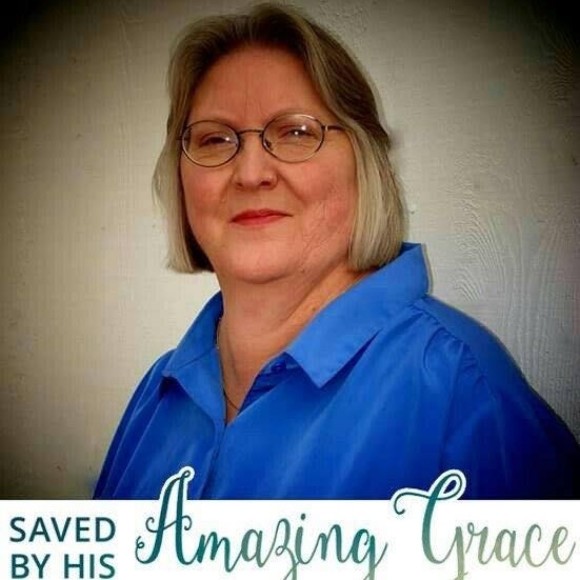 Profile Picture of Debbie Loudermilk (@debbieloudermil) on Poshmark