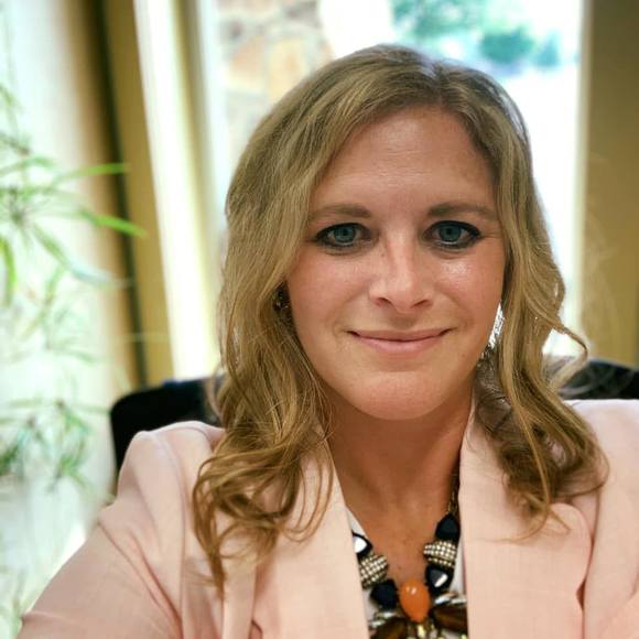 Profile Picture of Angie Haerr (@anh421) on Poshmark