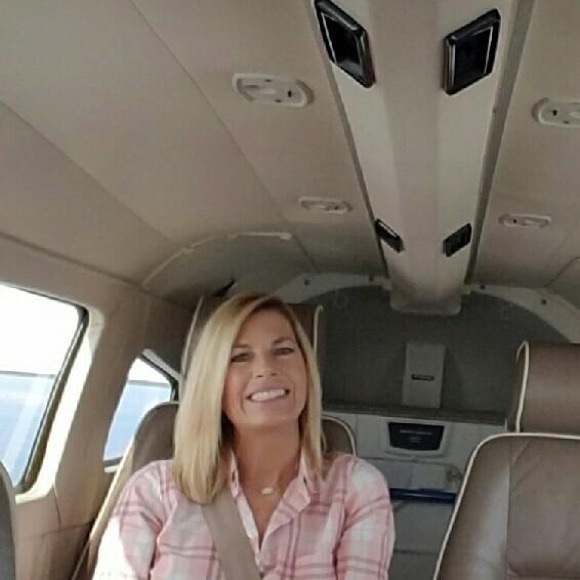 Profile Picture of Shelly Cox (@ibuy2) on Poshmark