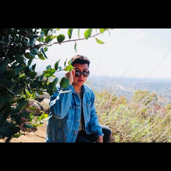 Profile Picture of Julio Andrade (@pulgas_ion) on Poshmark