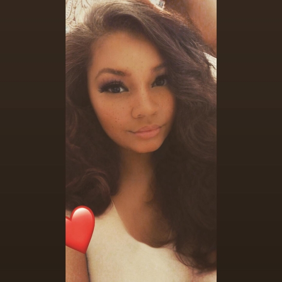 Profile Picture of Bree Keyes (@breekeyes42497) on Poshmark