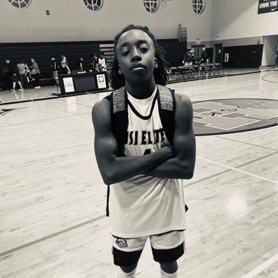 Profile Picture of Elijah “E.T.” Thomas (@ET20241) on Twitter