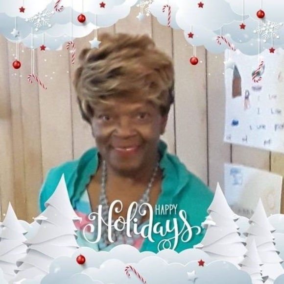 Profile Picture of Shirley Shavers (@srshavers45) on Poshmark