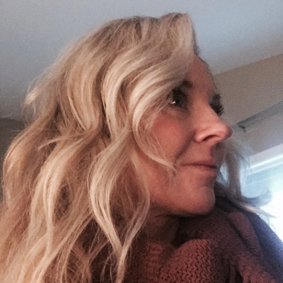 Profile Photo of Carole Blackford (@boe3) on Poshmark