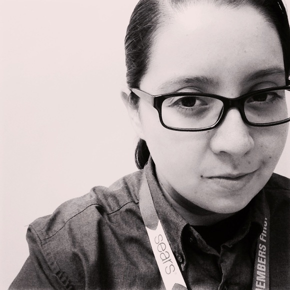 Profile Picture of Yessenia Alvarez (@dorytheturtle) on Poshmark