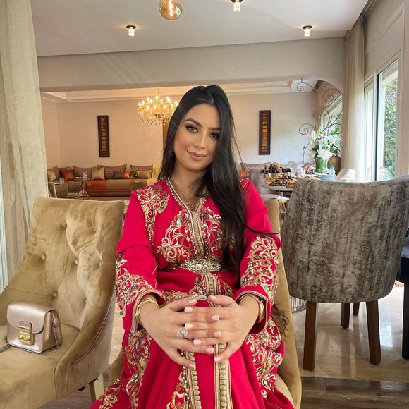 Oumaima Hamari - Poshmark Profile Picture of Oumaima Hamari (@oumaimahamari1) on Poshmark