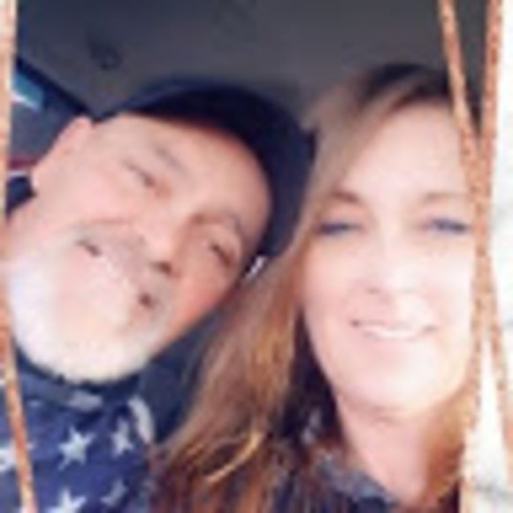 Profile Picture of Becky Sipes (@babbeedoll14) on Poshmark