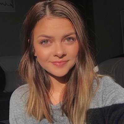 Profile Picture of Lily (@Lily_Michelle56) on Twitter