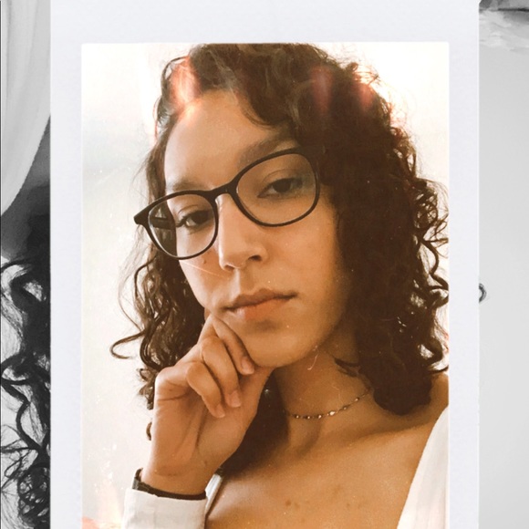 Profile Picture of Alley Fincannon (@thealleyway) on Poshmark