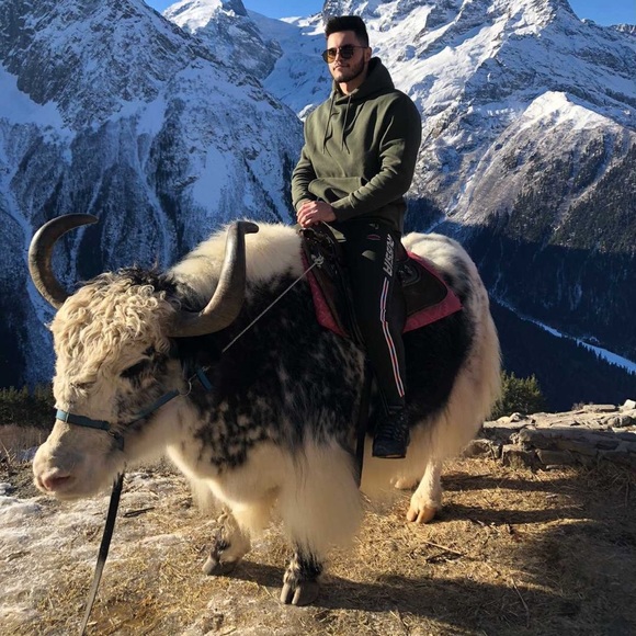 Profile Picture of Mulham Sufyan (@mulhamsufyan) on Poshmark