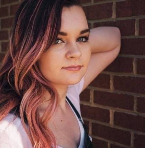 Profile Picture of Haylee Antonelli (@hna02) on Poshmark