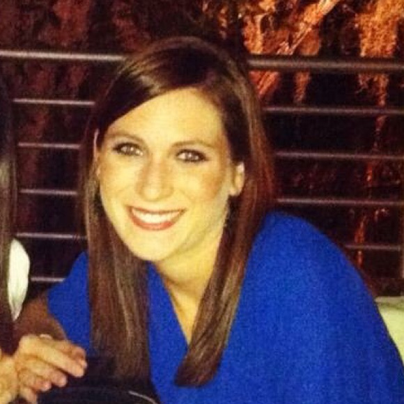 Profile Picture of Stacey Wendling (@staceyerobinson) on Poshmark