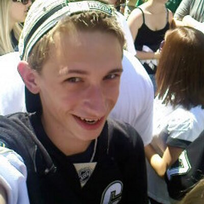 Profile Picture of Derek Brough (@d3r3kbr0ug4) on Twitter
