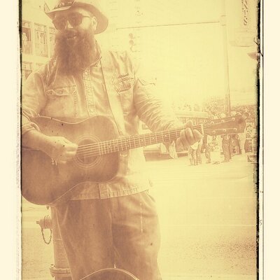Profile Picture of Kevin Bowden (@KbSixpackband) on Twitter