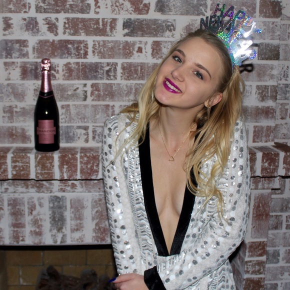 Profile Picture of Bree Bell (@breebell22) on Poshmark