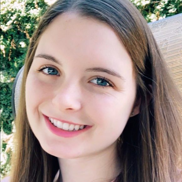 Profile Picture of Erika Rash (@erikarash) on Poshmark