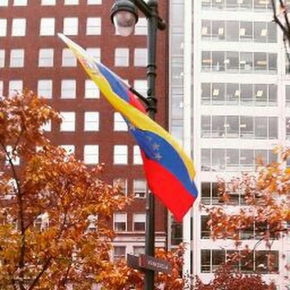 Profile Picture of Carlos gerardo Fernandez luzardo (@carlosgefelu) on Poshmark